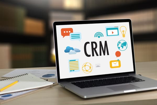 CRMはどのような企業が導入しているのか？