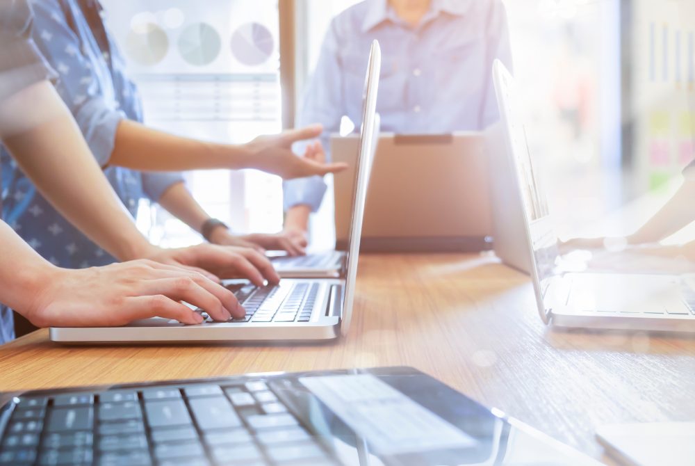 まとめ：不動産業界でDXを導入するなら定着率99％のGENIEE SFA/CRM（ちきゅう）